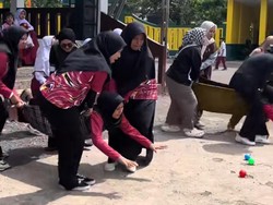 15 Lomba Agustusan yang Lucu, Kocak, dan Bikin Ngakak!