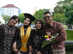 Kisah Marsya, Anak Penjual Tenongan yang Lulus Undip dengan Beasiswa KIP-K