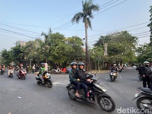 Sempat Ricuh, Massa Pesilat Bubarkan Diri dari Markas DC di Surabaya