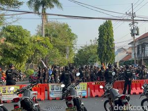Demo di Polrestabes Surabaya Bubar, Massa PSHT Lanjut Geruduk Markas DC