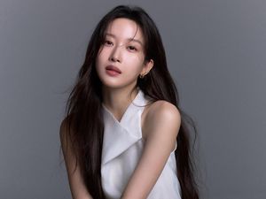 Potret Terbaru Mun Ka Young, Kini Serumah Kim Seon Ho-Cha Eun Woo