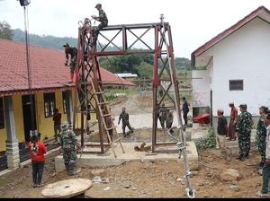 Siswa di Gayo Lues ke Sekolah Lintasi Tali Baja, Jembatan Baru Sedang Dibangun