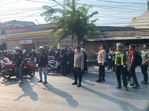 Polisi Siaga Penuh Antisipasi Massa Pesilat di Perbatasan Gresik-Surabaya