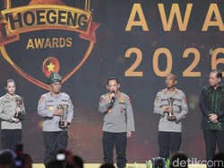 Kapolri Kenang Eyang Meri di Malam Puncak Hoegeng Awards 2026