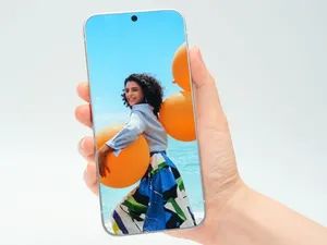 Tecno Pamerkan HP dengan Layar Penuh Tanpa Bezel