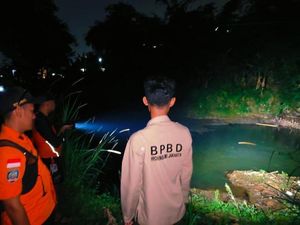 Berenang Bareng Teman, Remaja 14 Tahun Tenggelam di Sungai Ciliwung Jagakarsa