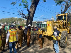 Jalan Depan RSUD Sering Sumbawa Langganan Banjir Diperbaiki, Telan Rp 1 M