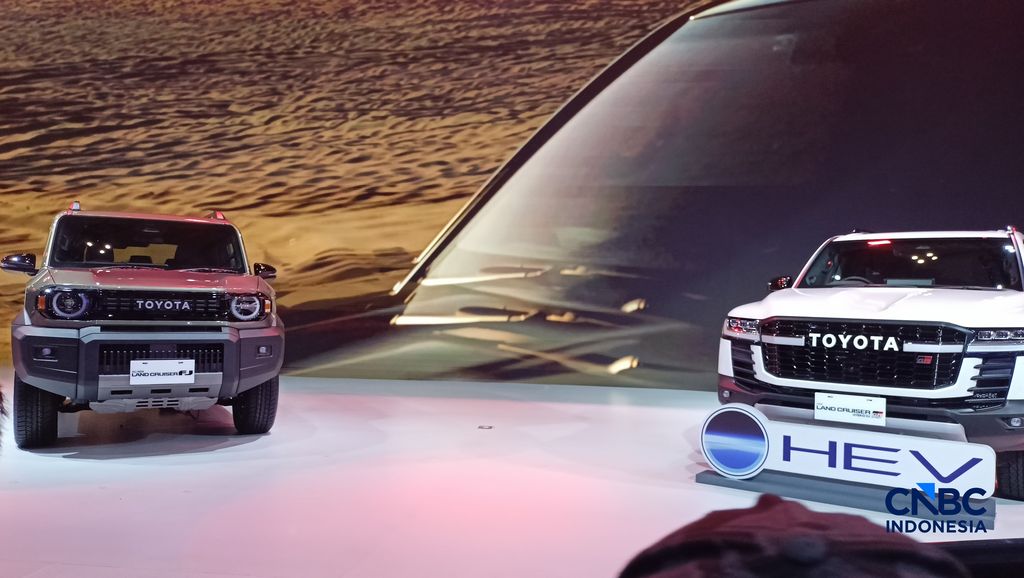 Toyota merilis Land Cruiser FJ dan Land Cruiser 300 Hybrid di arena Gaikindo Indonesia International Auto Show (GIIAS) 2026 nan digelar di ICE BSD, Tangerang, Jumat (31/7/2026). (CNBC Indonesia/Ferry Sandi)