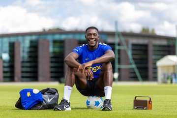 Welbeck Kemarin Hobi Jebol Chelsea, Kini Jagoan Baru The Blues