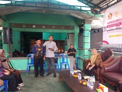 Legislator Rokhmat Ardiyan Salurkan Listrik Gratis untuk 49 KK-Kawal Aspirasi