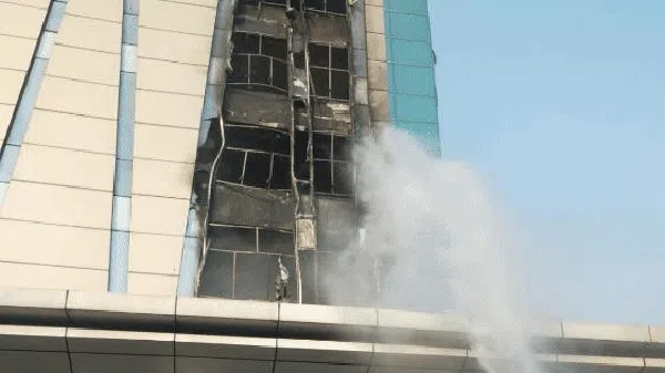Potret Kebakaran Hotel Pullman Jakbar yang Berhasil Dipadamkan
