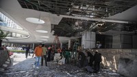 Pascakebakaran Hotel Pullman, Petugas Sisir Lokasi dan Bersihkan Material