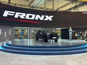 Kenalin, Ini Suzuki Fronx SGX Hybrid Kuro!