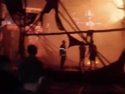 Kapal Freezer di Galangan Sarang Rembang Ludes Terbakar, Kerugian Rp 7 M