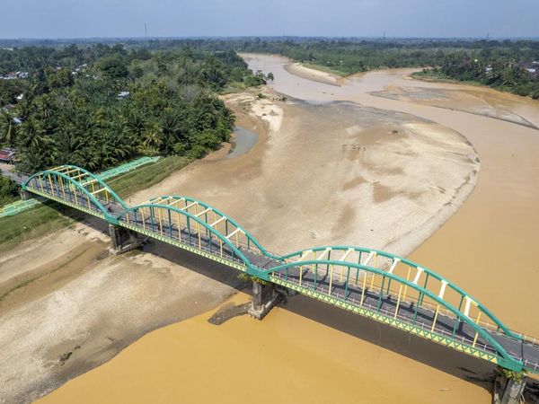 Kemarau Surutkan Sungai Batang Tembesi, Pasir Nyaris Tutupi Aliran