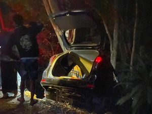 Xenia Berisi 4 Orang Terjun ke Jurang di Dlingo Bantul
