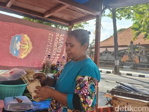 Titik Nol Singaraja Ramai, Omzet Pedagang Sate Melonjak