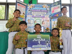 Top! 5 Siswa SD Surabaya Bikin Aplikasi AI Penerjemah Bahasa Isyarat