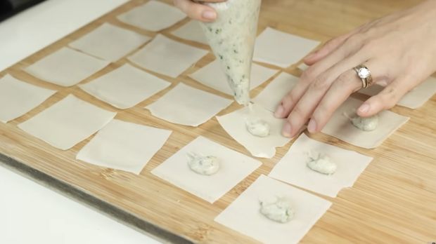 Resep Mini Cripsy Wonton XXI ala Chef Devina Devina Hermawan