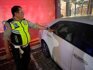 Maling Modus Pecah Kaca Mobil Beraksi di Bekasi, Sasar Korban Saat Belanja