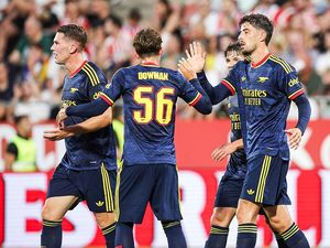 Arsenal Mau Lebih Banyak Trofi Musim Ini