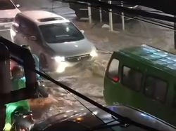 Video: Hujan Deras Guyur Bogor, Jalan Raya Kapten Yusuf Sempat Banjir