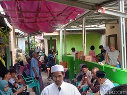 Video Suasana Rumah Duka Diding Boneng Dipenuhi Pelayat