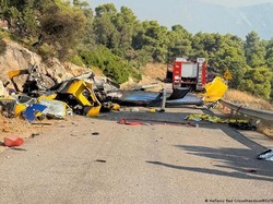 Horor Helikopter Pemadam Yunani Tabrakan saat Kebakaran Hutan