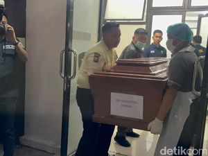 Video: 2 Jenazah Korban KM Mutiara Sentosa 2 Diserahkan ke Keluarga