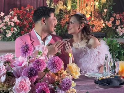 Momen Bahagia Joanna Alexandra dan Immanuel Christover di Resepsi Pernikahan