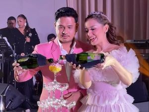 8 Foto Pernikahan Joanna Alexandra-Immanuel Christover, Serasi Berbusana Pink