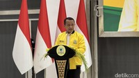 Bahlil Dicolek Ajudan Saat Pidato Acara Golkar, Sebut Dipanggil Prabowo
