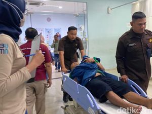 Korban KM Mutiara Cedera Otot-Vertigo Usai 3 Jam Berenang ke Kapal Penolong