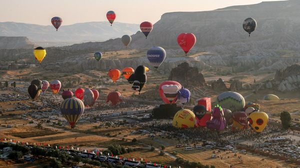 Langit Cappadocia Kembali Dipenuhi Balon Udara Unik