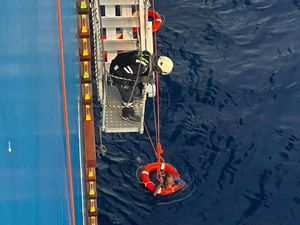 Nelayan Ternate 26 Hari Hanyut di Laut, Dievakuasi Kapal Prancis ke China