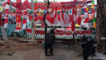 Setahun Sekali Panen Rezeki, Pedagang Bendera Mulai Ramaikan Jakarta