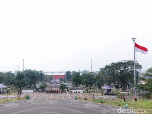 Bendera Merah Putih Raksasa Berkibar di Tiga Titik Alun-alun Ciamis