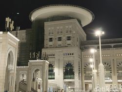 Saudi Siapkan Fasilitas Khusus Bantu Jemaah Lepas Ihram Selesai Tawaf-Sai