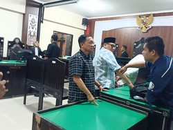 Tim Appraisal Pembelian Lahan MXGP Samota Dituntut 2 dan 2,5 Tahun Bui
