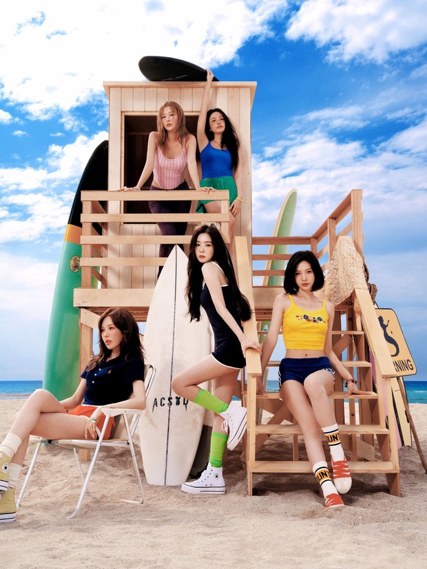 Red Velvet bergabung meramaikan musim panas di tahun 2026 dengan merilis album 'Velvet Summer' yang memiliki lagu andalan 'Surfin' Boy'.