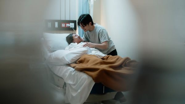 Intip 7 Momen Shenina Bersama Angga Yunanda Usai Melahirkan Tanpa Jahitan