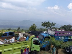 Tumpukan Sampah di Pos Balai Registrasi Gunung Api Dempo Masih Jadi Masalah