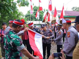 Jelang HUT RI, Polda Riau Kibar 1.000 Bendera Merah Putih di Tepi Sungai Siak