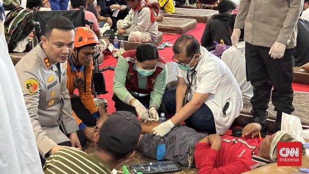 62 Korban KMP Mutiara Sentosa II Tiba di Surabaya dari Masalembu Sebanyak 62 korban kebakaran KMP Mutiara Sentosa II di perairan utara Sumenep, Madura tiba di Terminal Gapura Surya Nusantara (GSN) Pelabuhan Tanjung Perak, Surabaya sekitar pukul 14.10 WIB, Selasa (4/8).