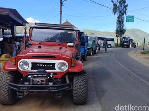 Imbas Kebakaran Kaldera Bromo, Paguyuban Jip Ubah Rute Perjalanan