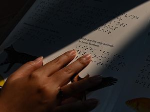 Belajar Membaca Lewat Sentuhan, Literasi Braille Diperkenalkan di TIM