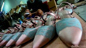 Industri Alas Kaki Indonesia Bertahan di Tengah Tarif Impor AS