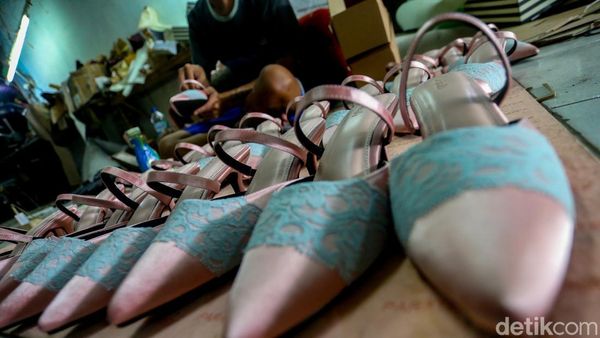Industri Alas Kaki Indonesia Bertahan di Tengah Tarif Impor AS
