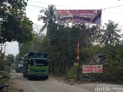 Jalan bak Sirkuit Offroad, Warga Manisrenggo Klaten Sambat Panen Debu