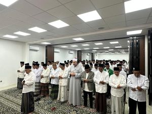 Ulama-Santri Jatim Gelar Salat Gaib untuk Korban KM Mutiara Sentosa 2